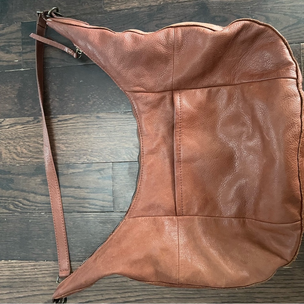 Elegant Brown Leather Shoulder Bag